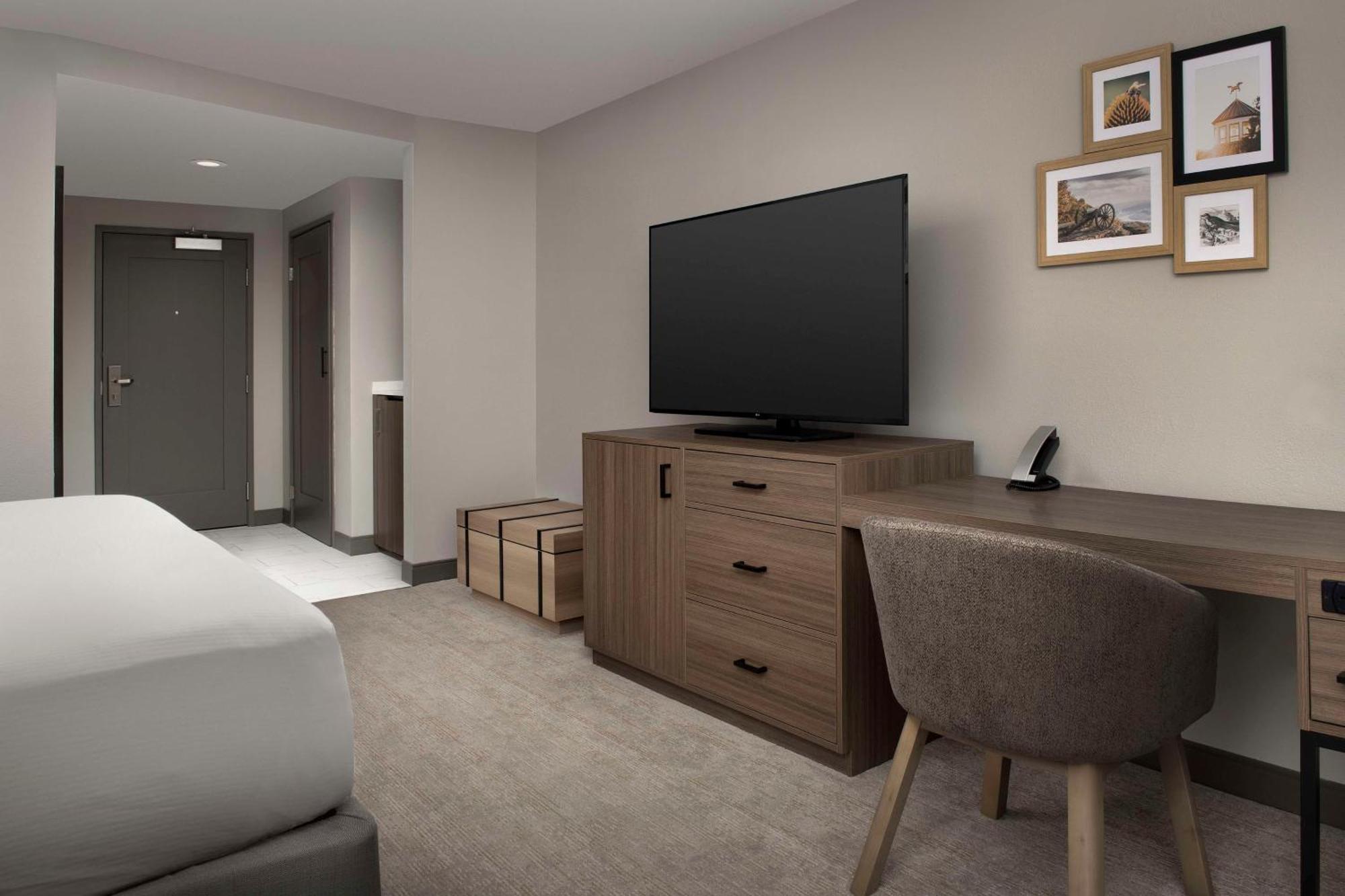 Doubletree By Hilton Hamilton Place Chattanooga
