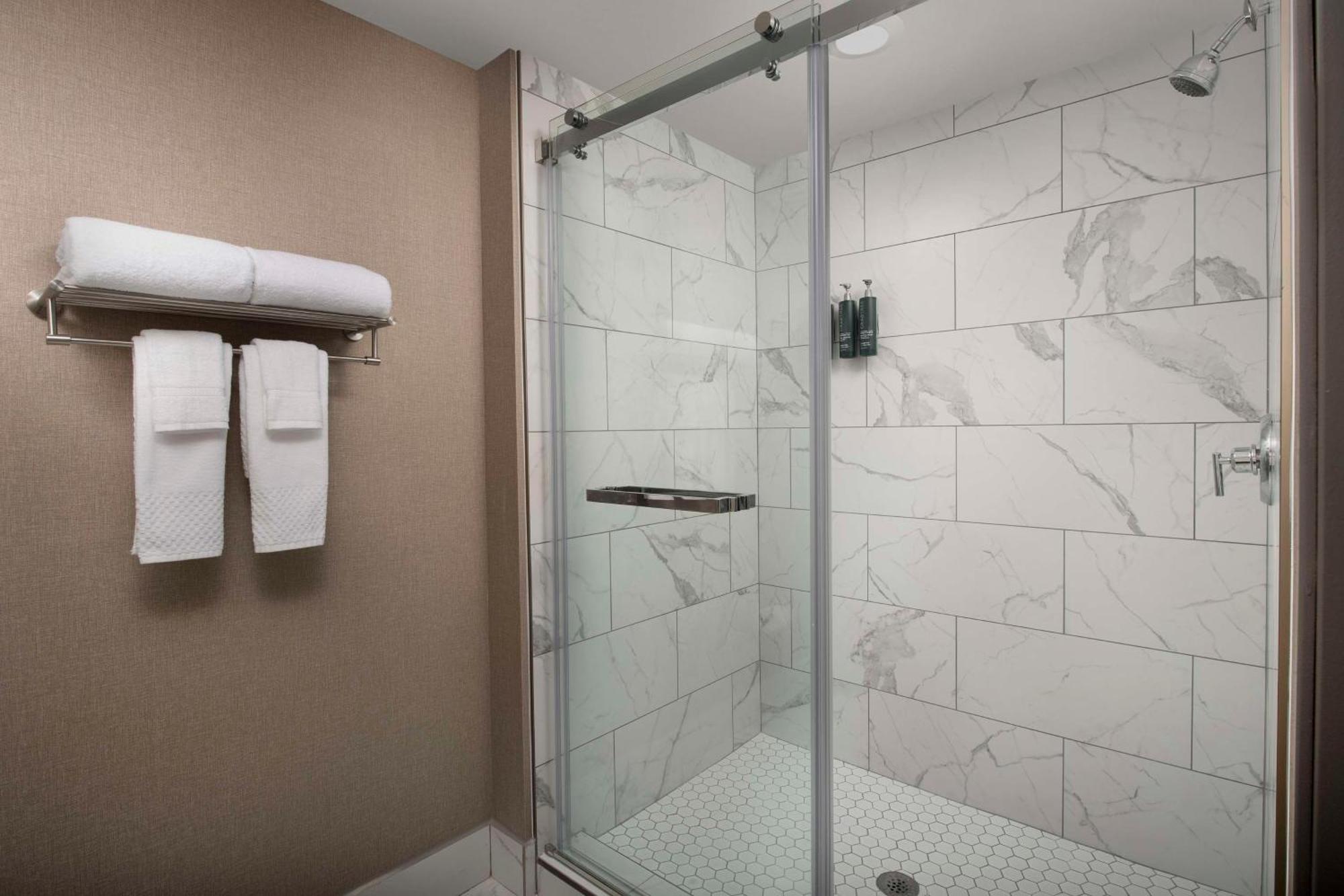 Doubletree By Hilton Hamilton Place Chattanooga