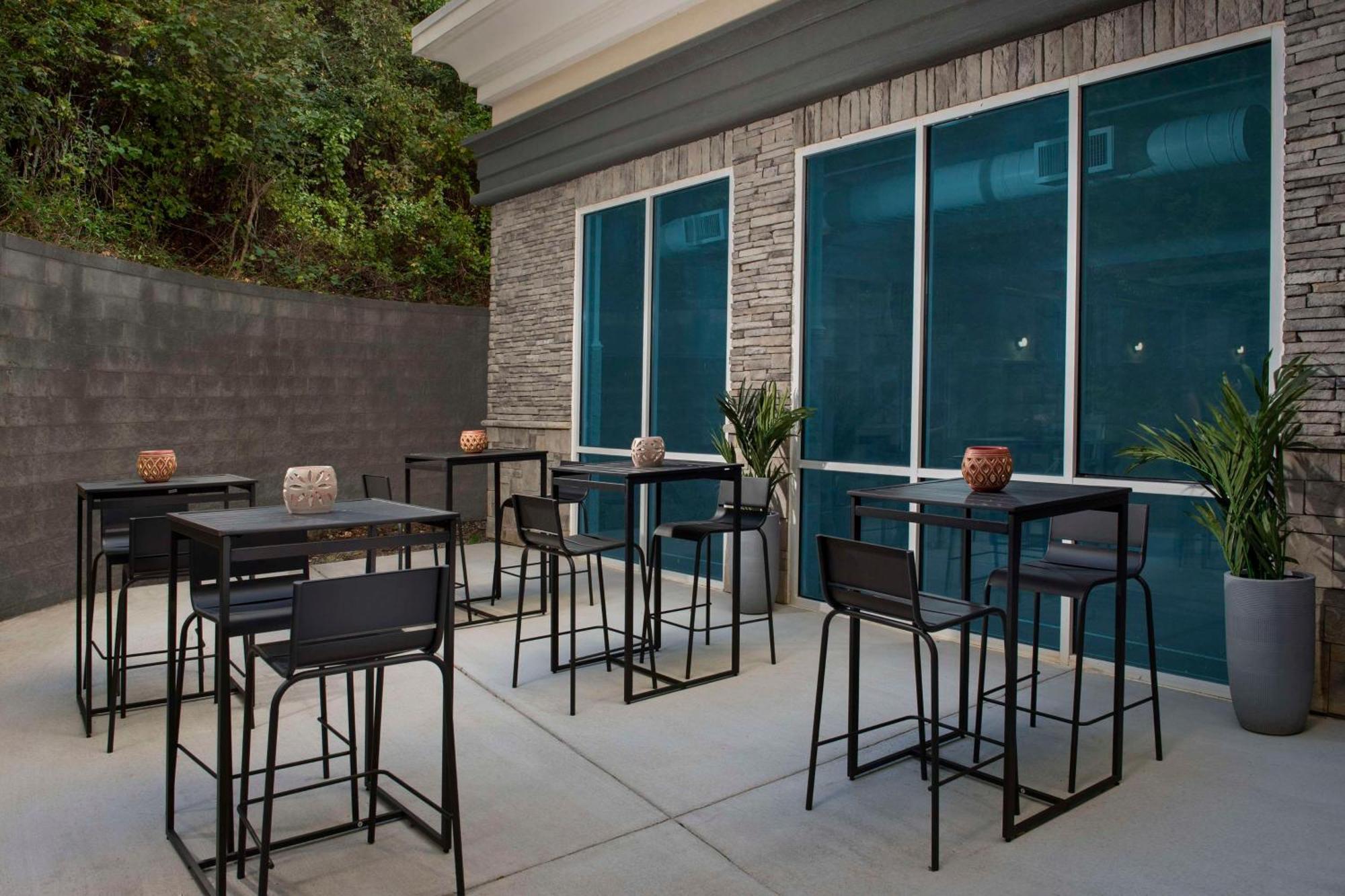 Doubletree By Hilton Hamilton Place Chattanooga