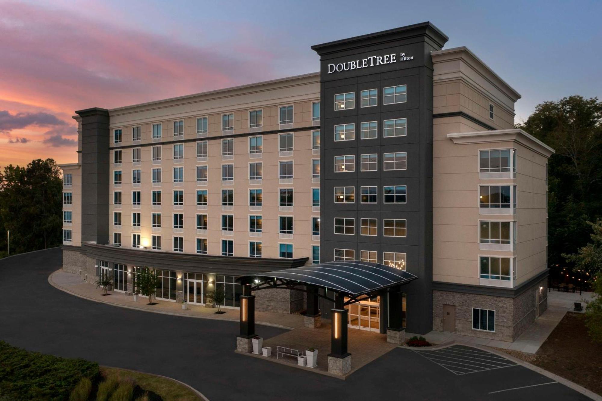 Doubletree By Hilton Hamilton Place Hotel