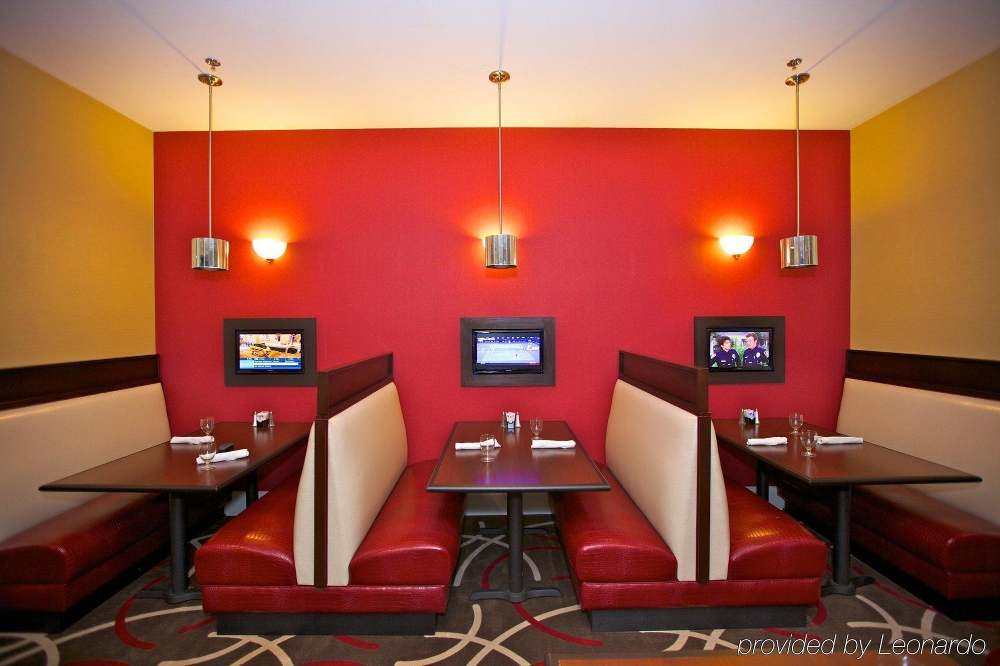 Doubletree By Hilton Hamilton Place