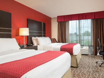 Doubletree By Hilton Hamilton Place 4*