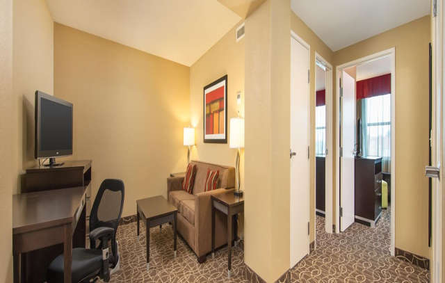 Doubletree By Hilton Hamilton Place